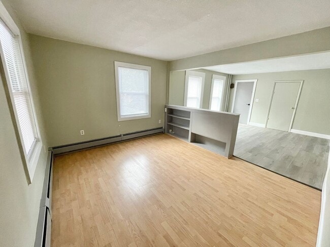 Building Photo - 20 Latham Ct