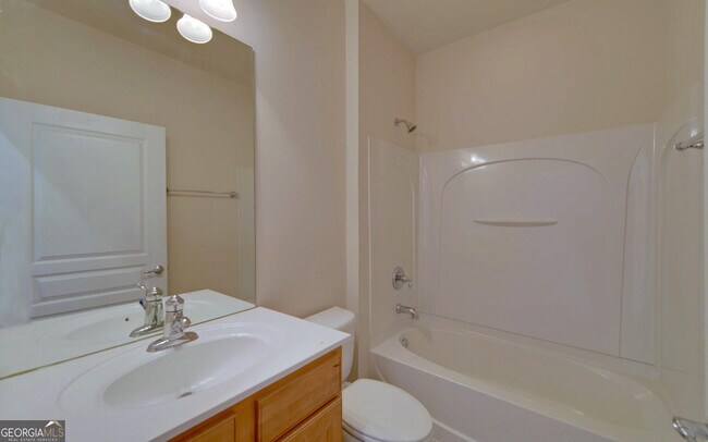 Building Photo - 6218 Azalea Way