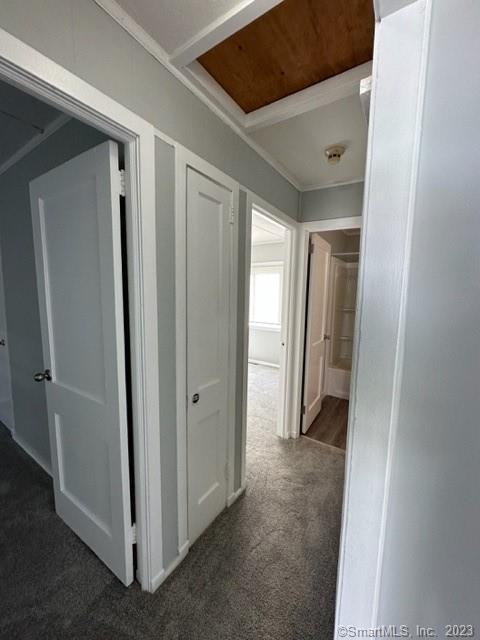 Building Photo - 8 Midway Oval