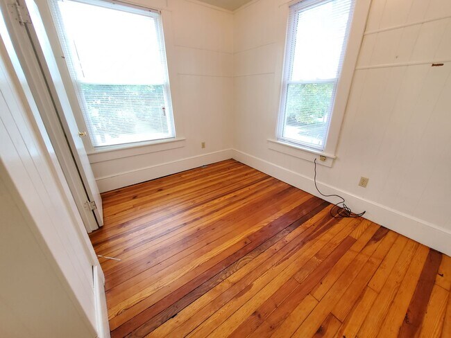 Building Photo - 130 N Gill St