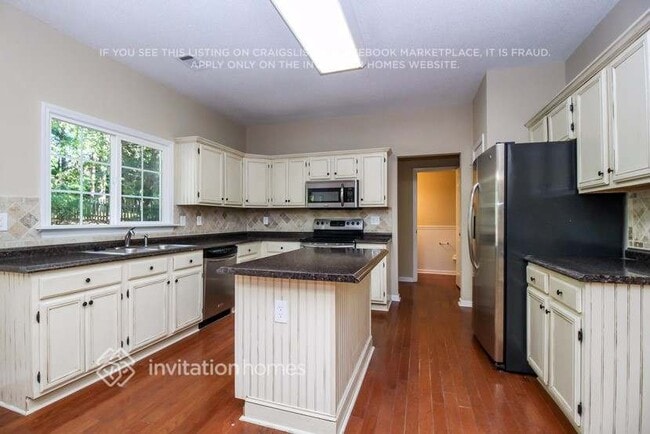 Building Photo - 7022 Surrey Dr