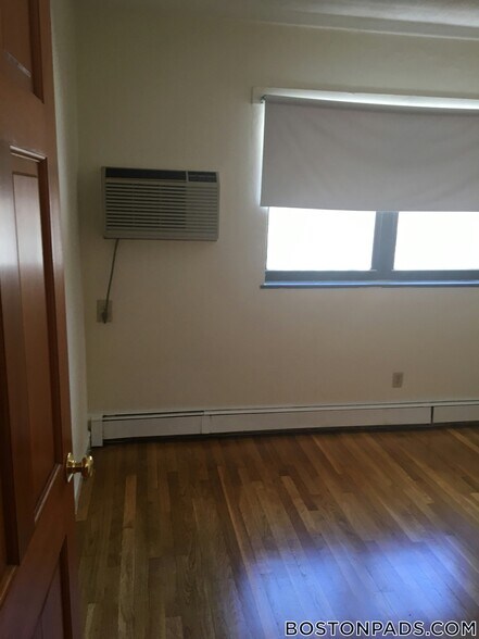 Building Photo - 264 Grove St