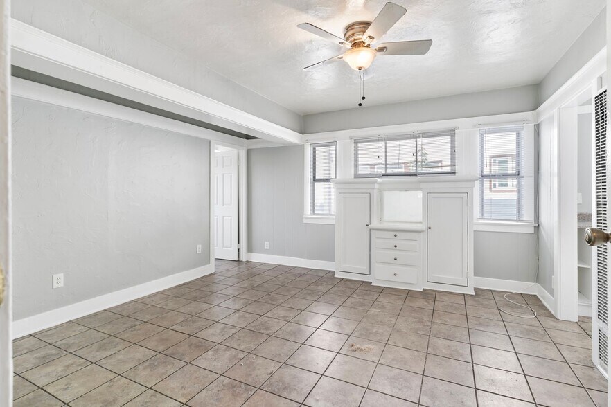 Building Photo - 736 Olive Ave
