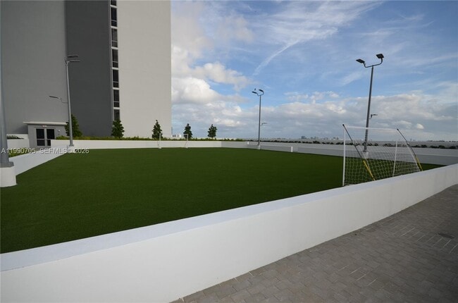 Building Photo - 16385 Biscayne Blvd