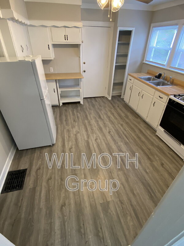 Building Photo - 5338 Winthrop Ave