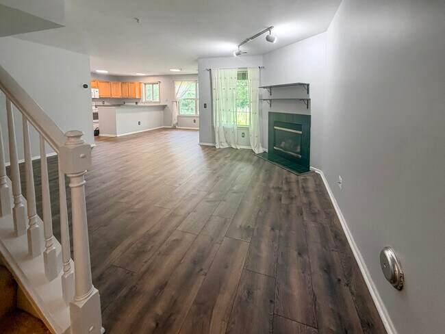 Building Photo - 2820 Barclay Wy