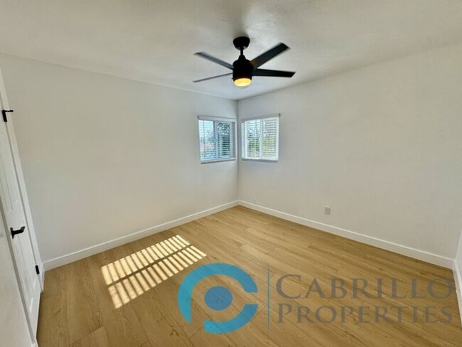 Building Photo - 3959 Cottonwood St