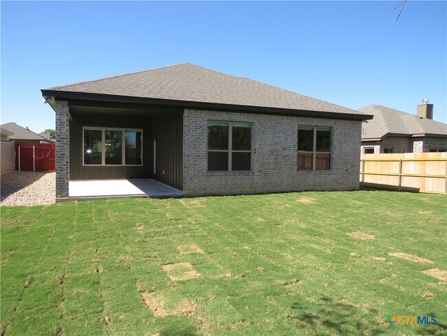 Building Photo - 717 Holstein Dr