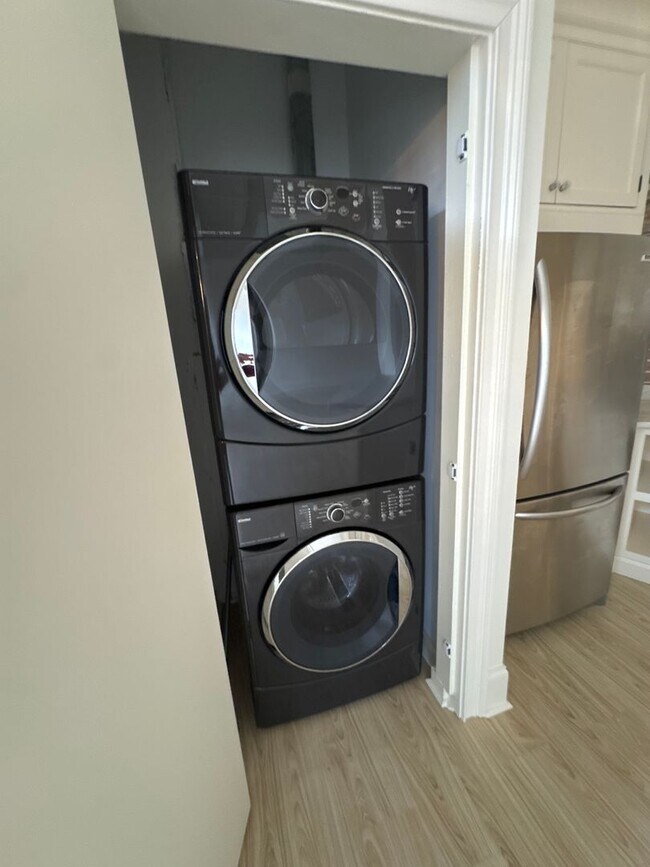 Building Photo - Iconic Kress Building 2BR Condo with Parking & Sound Panels