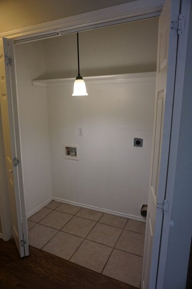 Building Photo - 412 Kline Ave