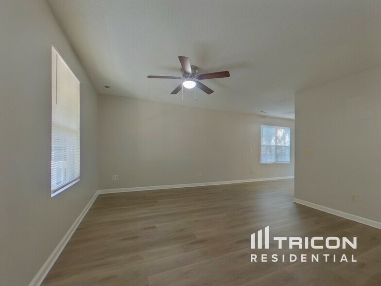 Building Photo - 124 Devonport Dr