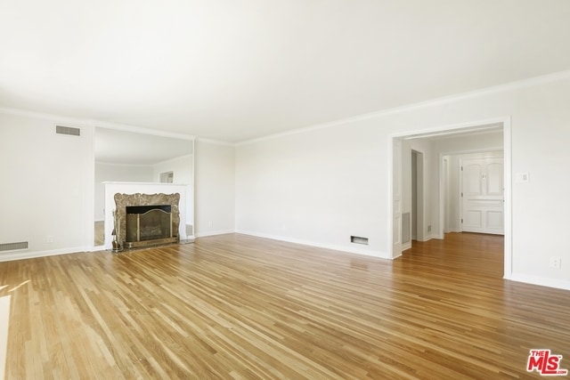 Building Photo - 2675 Glendower Ave
