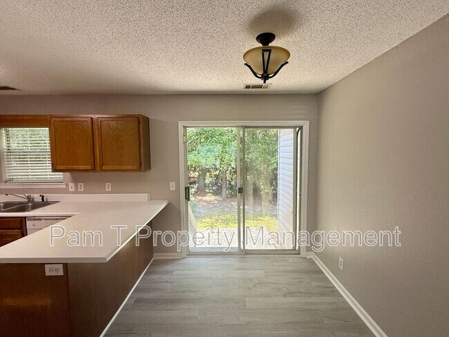 Building Photo - 227 Sugar Mill Dr