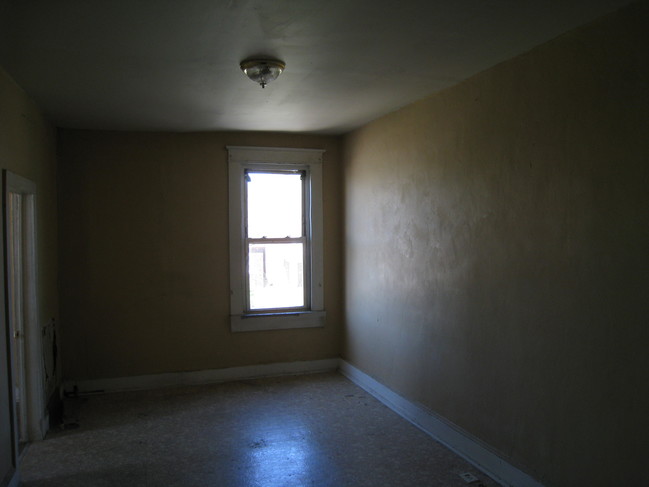 Building Photo - 1729 Gwynns Falls Pky