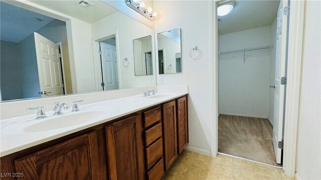 Building Photo - 1525 Spiced Wine Ave