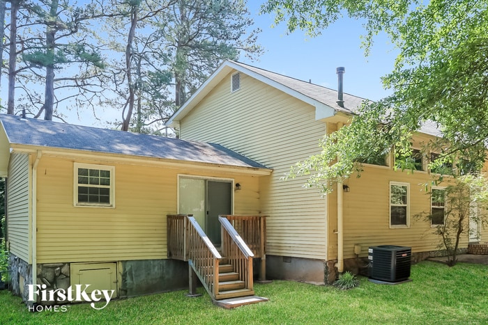 Building Photo - 3975 Sandy Plains Rd