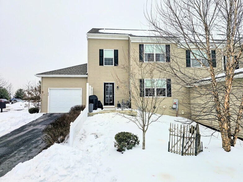 Building Photo - 634 Brentwood Dr