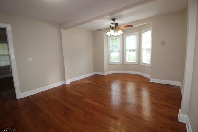 Building Photo - 30 White Meadow Ave