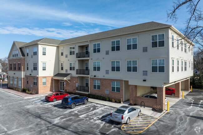 Building Photo - Lenore Manor