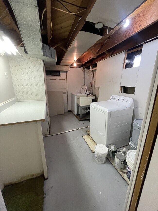 Building Photo - 2528 Forest Ave