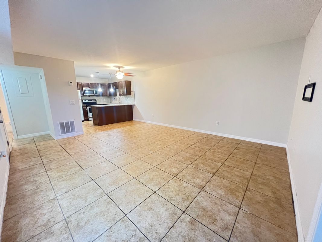 Building Photo - 51 Windtree Ln