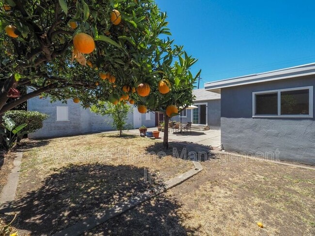 Building Photo - 15184 Norton St