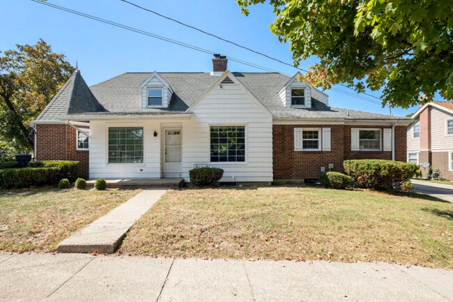 Building Photo - 191 E Division St NE