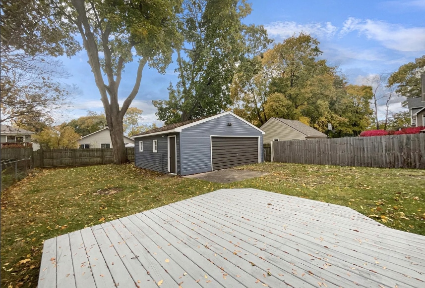 Building Photo - 6441 Crest Dr