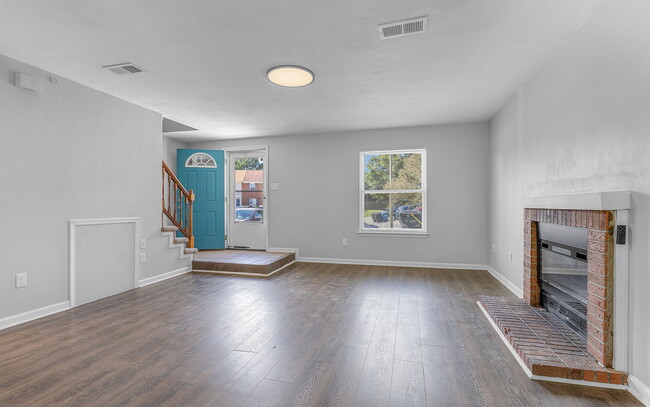 Building Photo - 1308 Mikie Ct