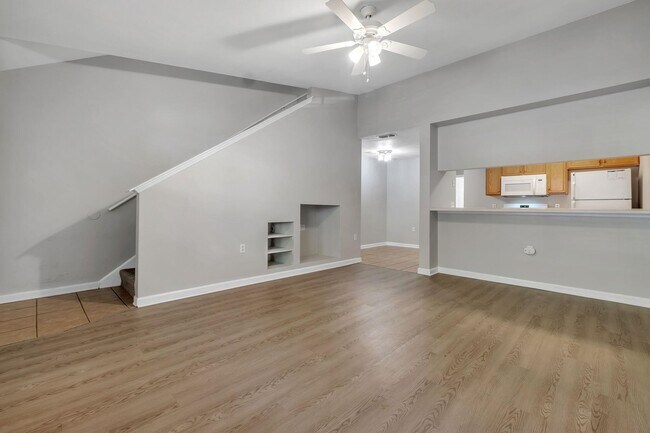 Building Photo - 2738 W Tharpe St