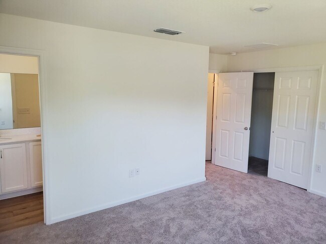 Building Photo - 3 Bed 2.5 Bath with Garage in the newly de...