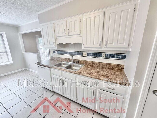 Building Photo - 4457 Walden Glen Cv