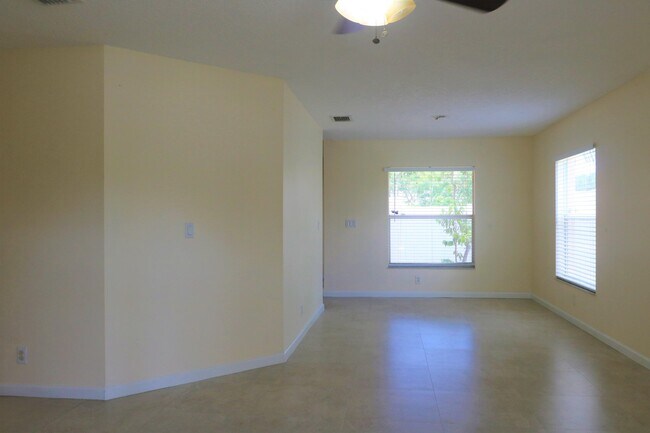 Building Photo - 708 Perdido Heights Dr