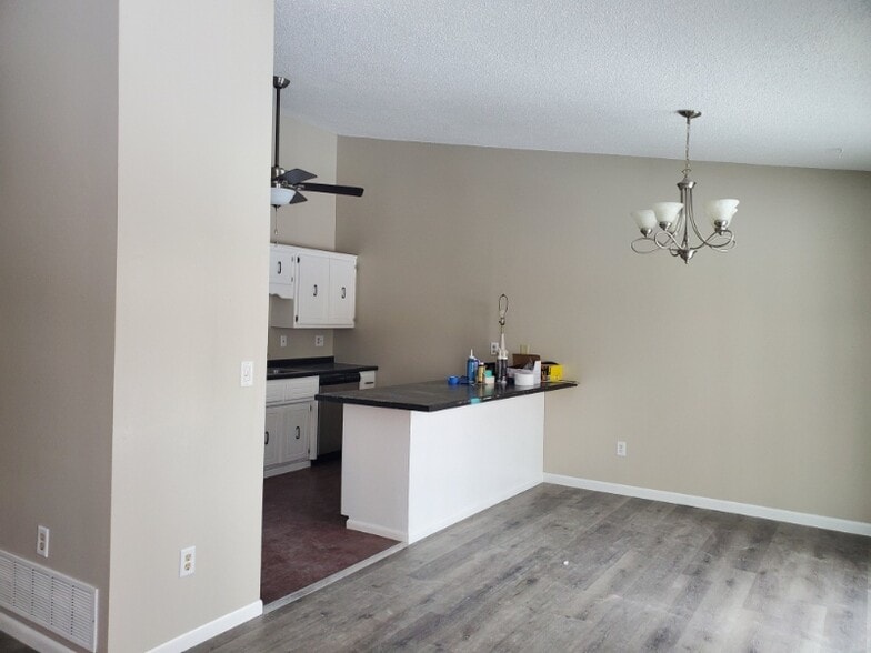 Building Photo - 1836 55th St E