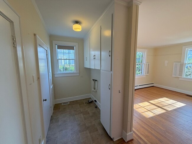 Building Photo - Mitchell College Historic District - 3BR / 4BA