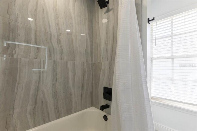 Building Photo - 3432 Idlegrove Ct