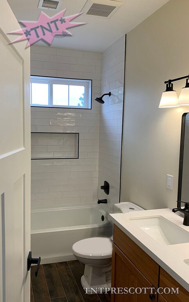 Building Photo - Home in Prescott Valley