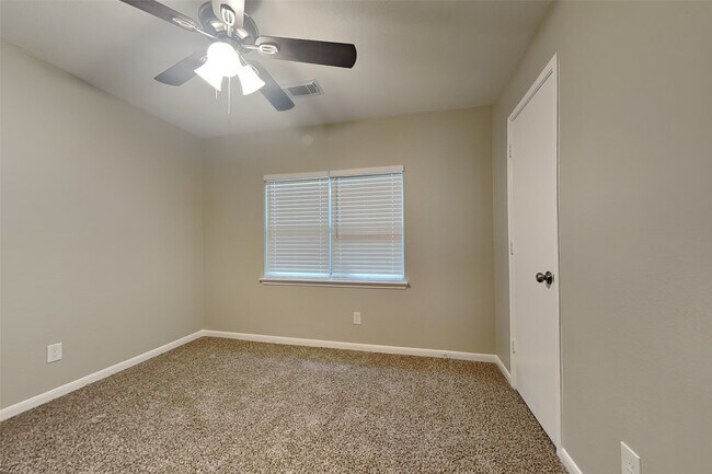 Building Photo - 5061 Stewart Dr