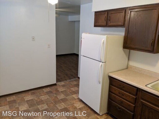 Building Photo - 1111 N 11th Ave E