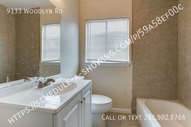 Building Photo - 9133 Woodlyn Rd