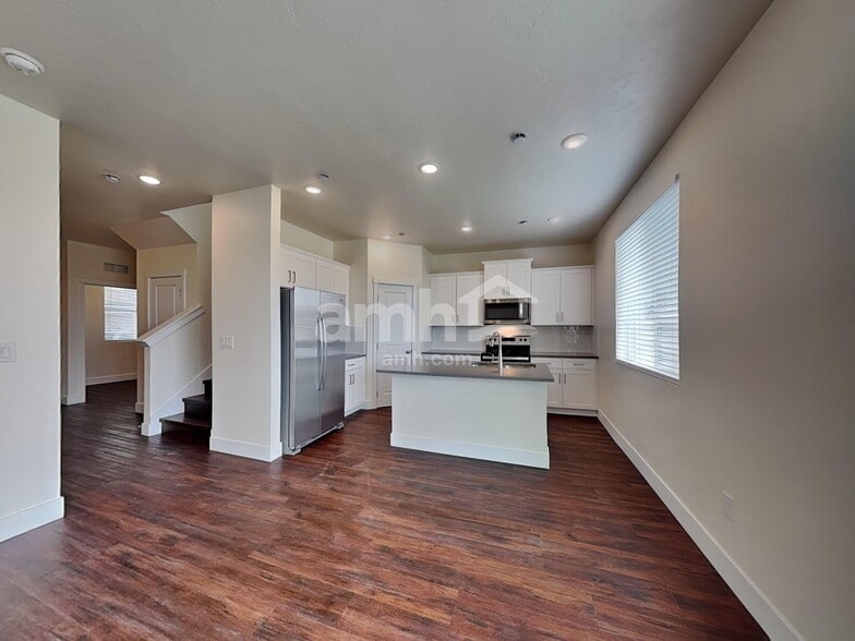 Building Photo - 11503 W Mesquite St