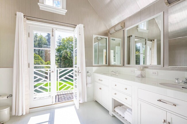 Building Photo - 59 First Neck Lane