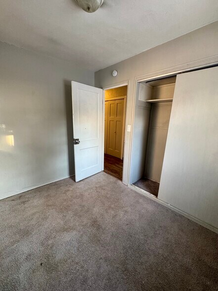 Building Photo - 902 39th Street Ct