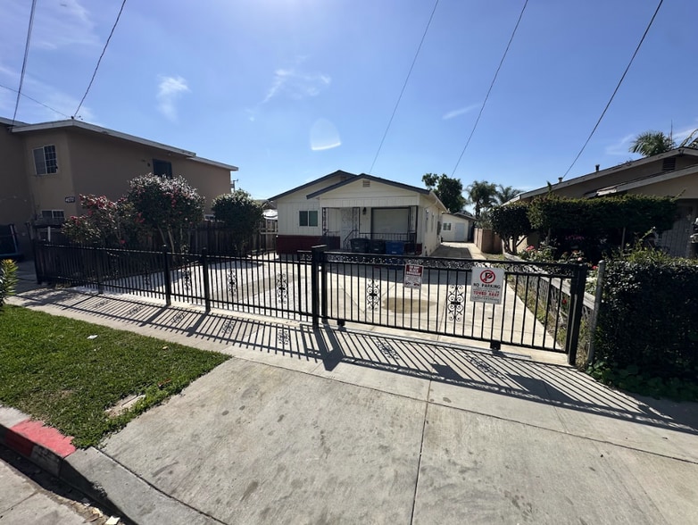 Building Photo - 4064 E 60th St