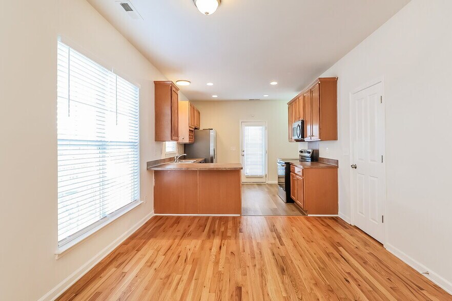 Building Photo - 7400 Gilead Rd