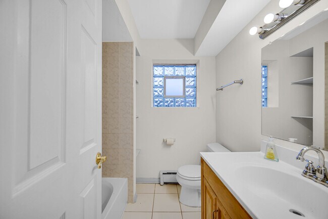 Building Photo - 2342 W 111th St