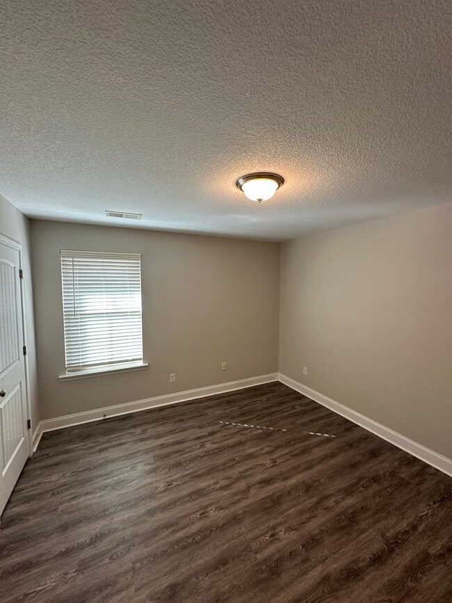 Building Photo - Olive Branch Schools- IMMEDIATE MOVE IN!!! 3 BR/2 BA