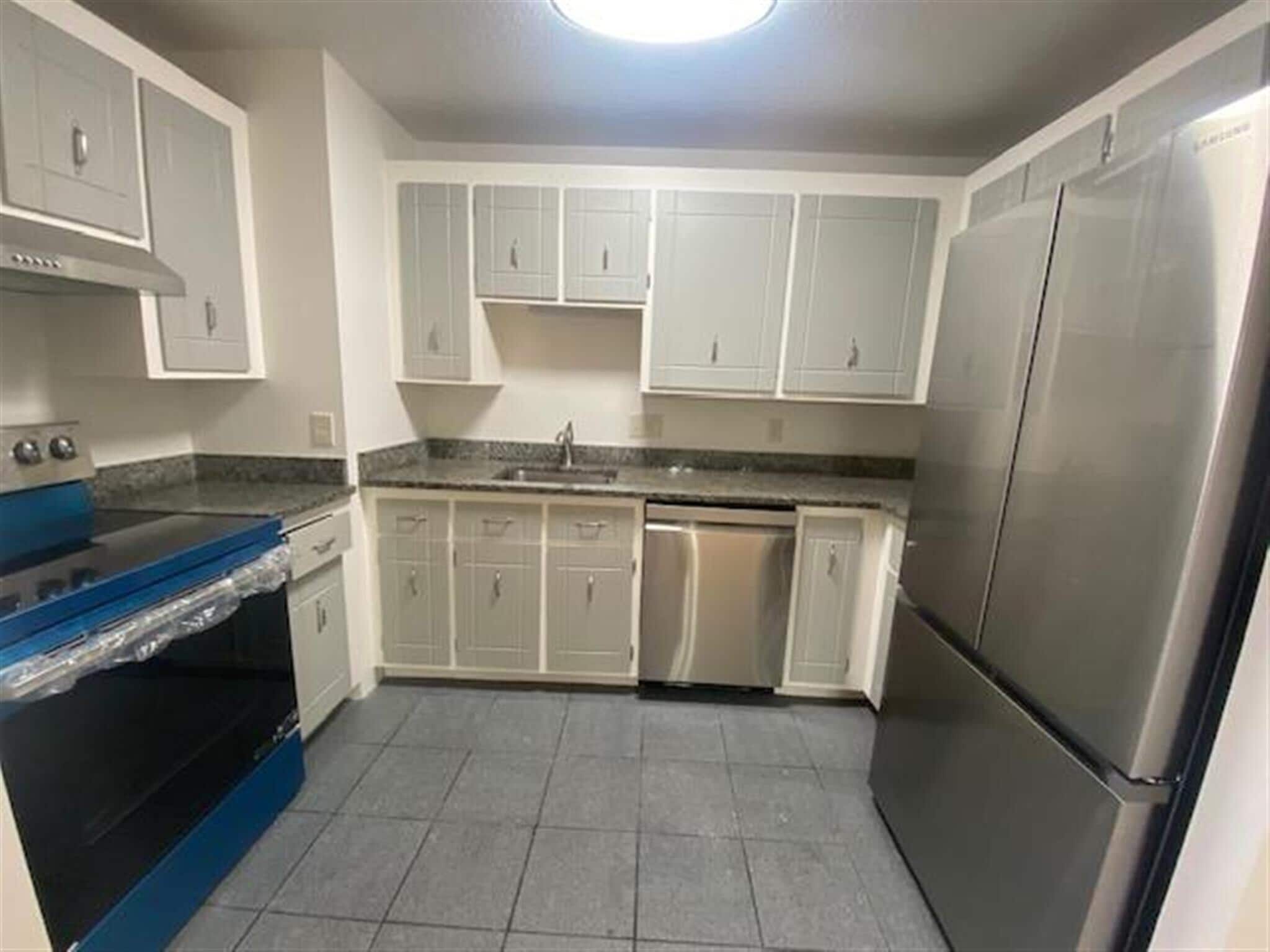 Building Photo - 454 Broadway