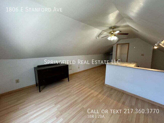 Building Photo - 1806 E Stanford Ave