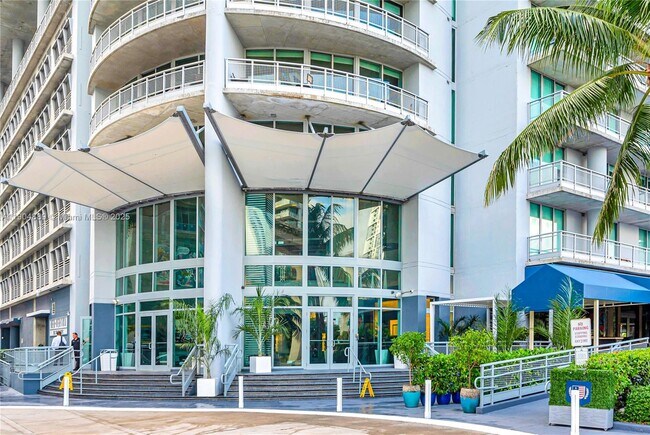 Building Photo - 690 SW 1st Ct